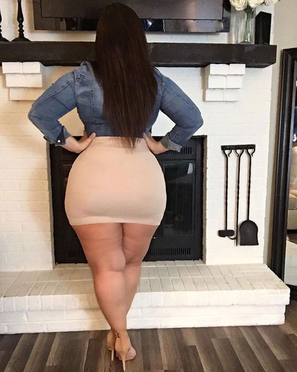 Фото голых пышных казашек в чулках и обтягивающих лосинах