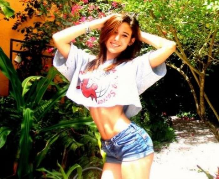 Большая подборка горячих фото Angie Varona