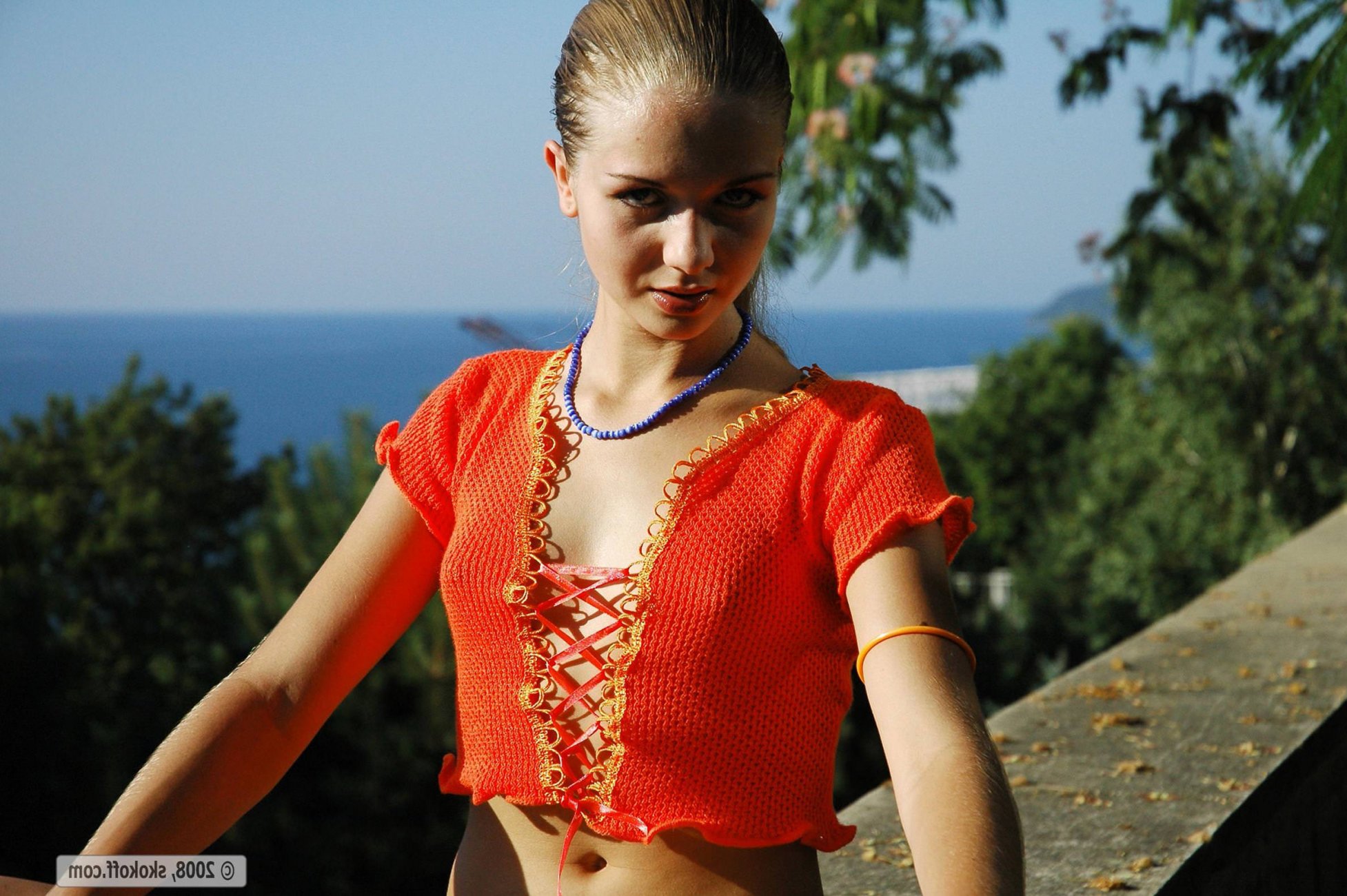 Милая девушка с сексуальной фигурой - жаркие фото