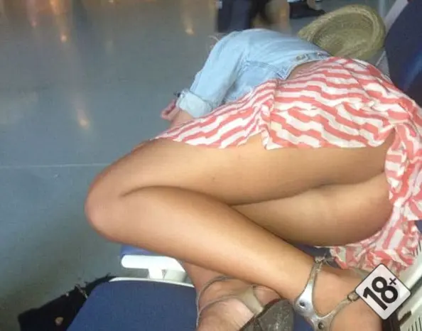 Девушки в аэропорту — реальные и постановочные засветы